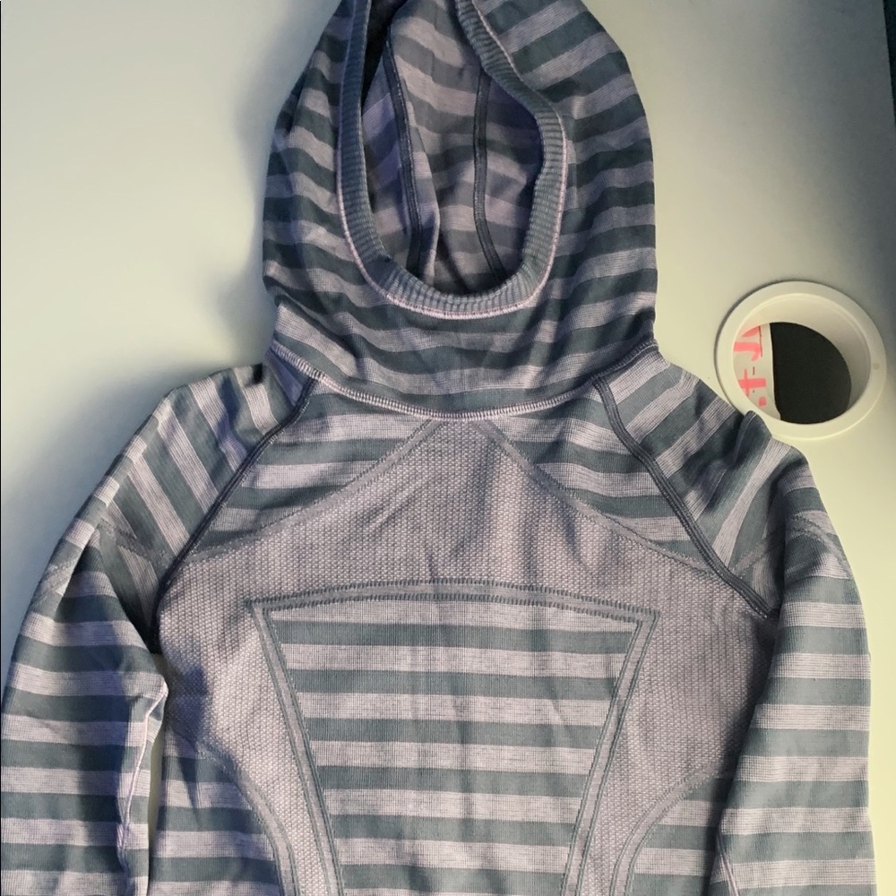 ivivva hoodie!!